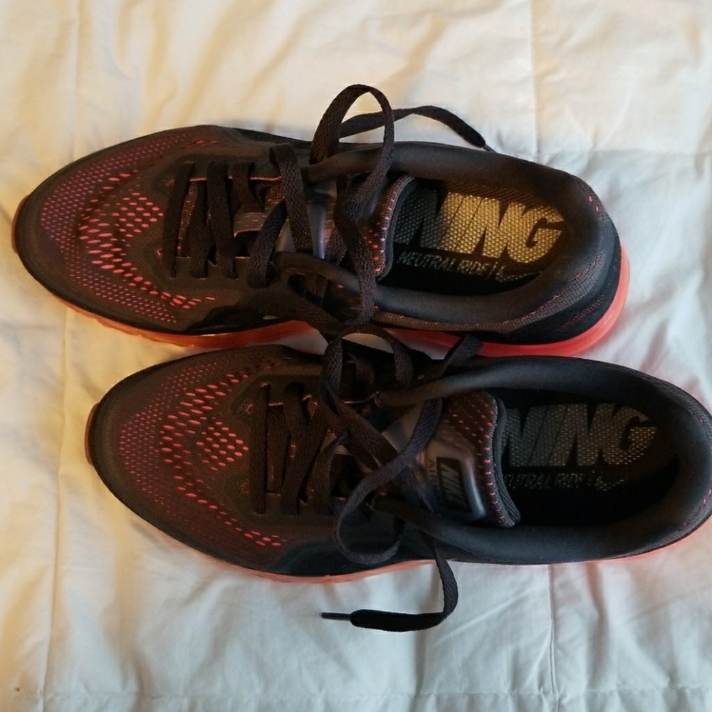 Shoes - Picture 2 of 4